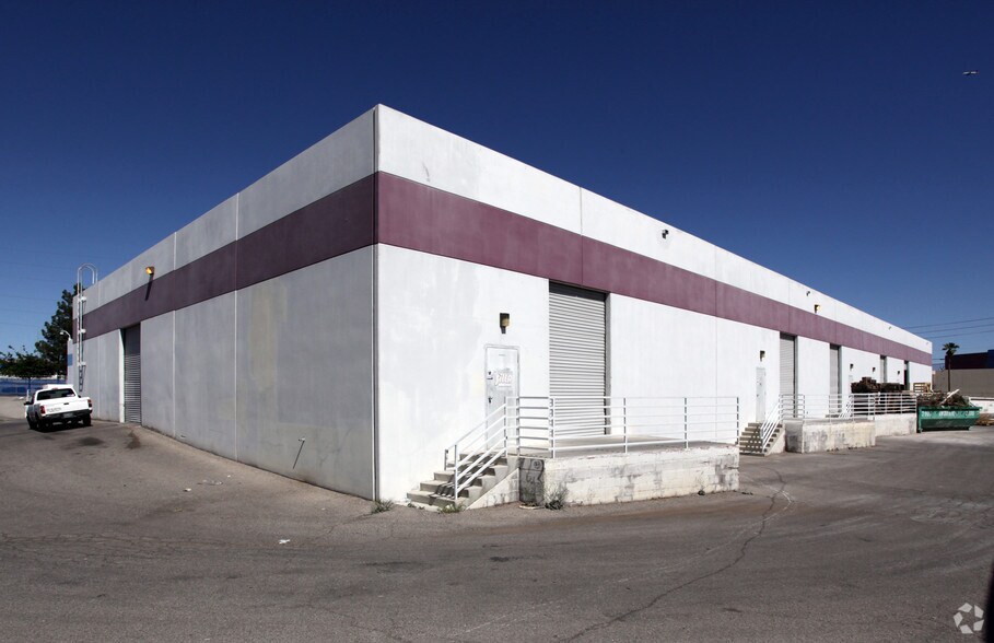 More Photos Of 3625 W Harmon Ave, Las Vegas Warehouse For Lease