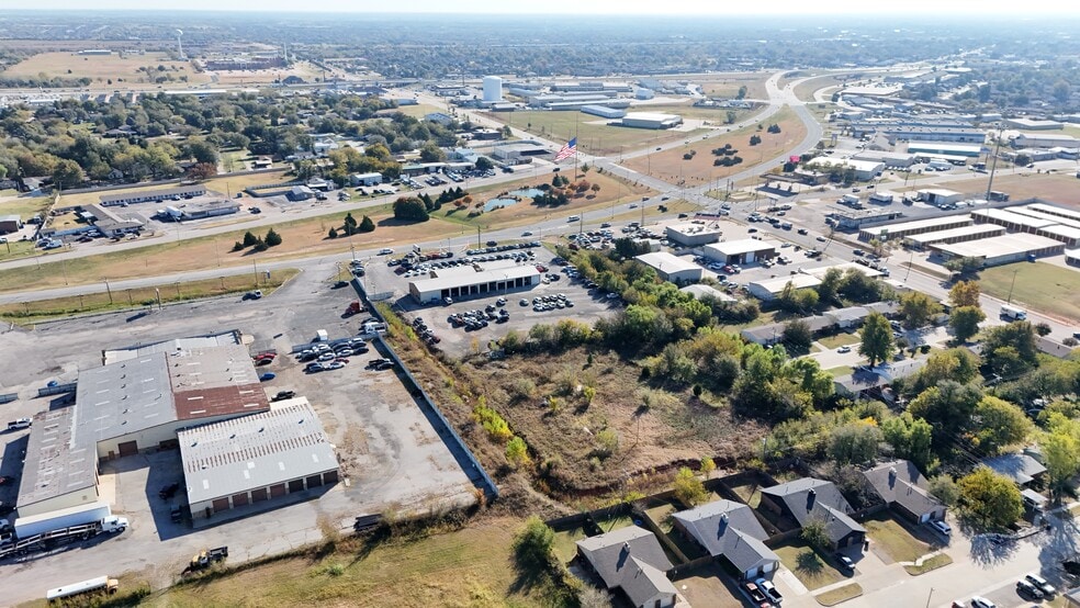 More Photos Of 2901 N Shields Blvd, Oklahoma City Auto Dealership For Sale