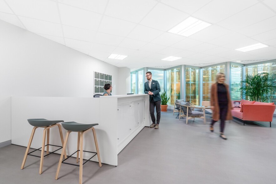 More Photos Of 161 Bay St, Toronto Coworking Space