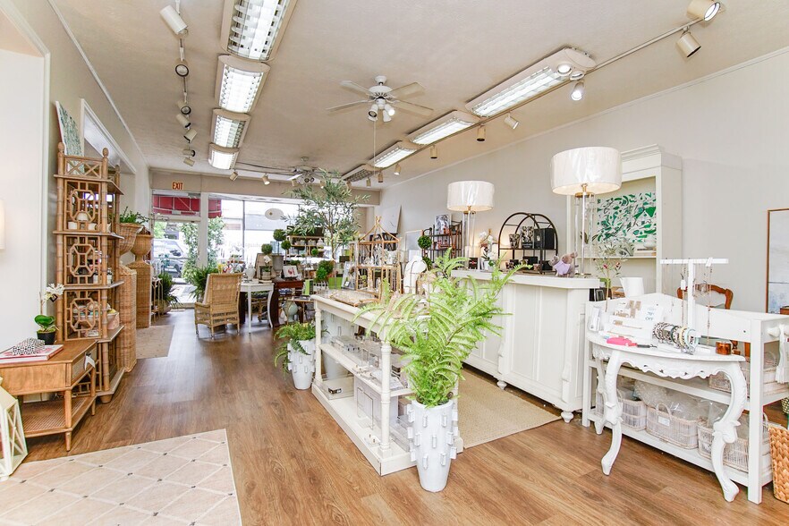 More Photos Of 184 E Clayton St, Athens Restaurant For Lease