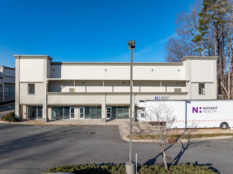 More Photos Of 920 Cox Rd, Gastonia Unknown For Lease