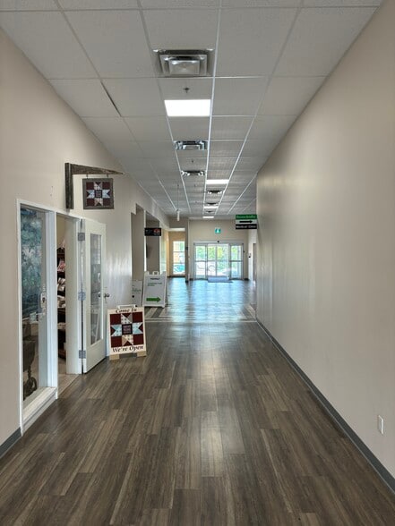 More Photos Of 320 2nd St, Strathmore Storefront Retail Office For Lease