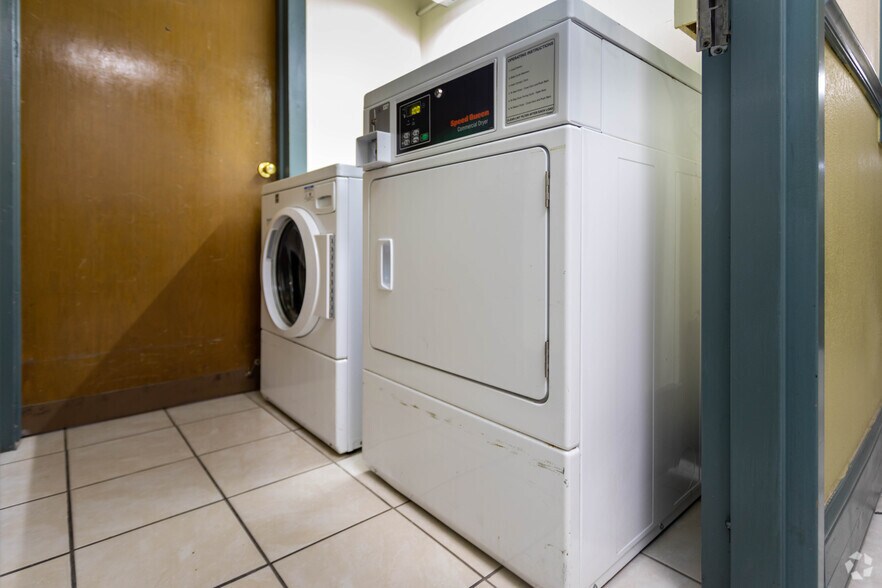 More Photos Of 5100 Hickory Point Frontage Rd, Decatur Hotel For Sale