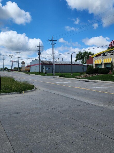 More Photos Of 1530 S 11th St, Nebraska City Auto Repair For Sale