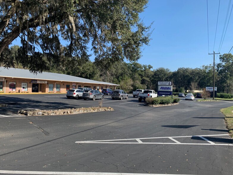 More Photos Of 18467 NW US Highway 441, High Springs Storefront Retail Office For Lease