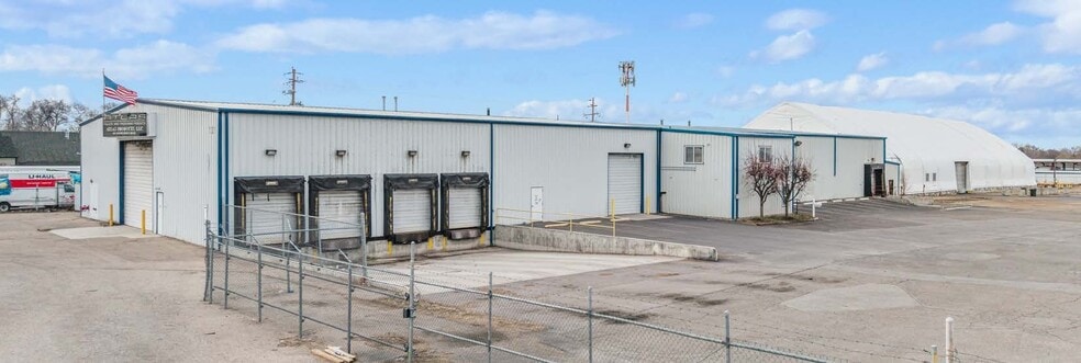More Photos Of 131 N Kings Rd, Nampa Manufacturing For Lease