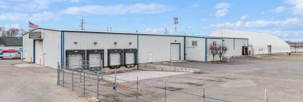 More Photos Of 131 N Kings Rd, Nampa Manufacturing For Lease