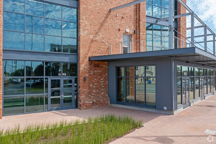 More Photos Of 1640 Meeting Street Rd, Charleston Office For Lease