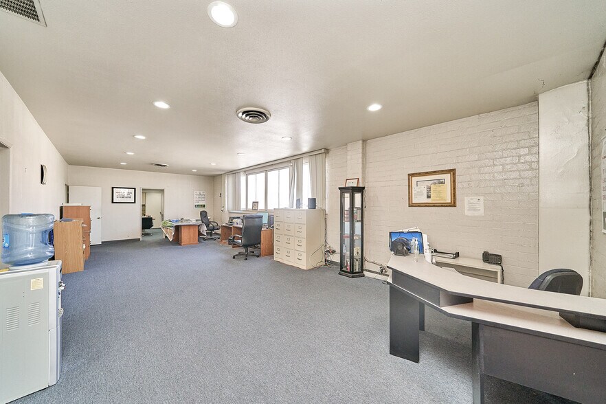 More Photos Of 5946 E Washington Blvd, Commerce Warehouse For Sale