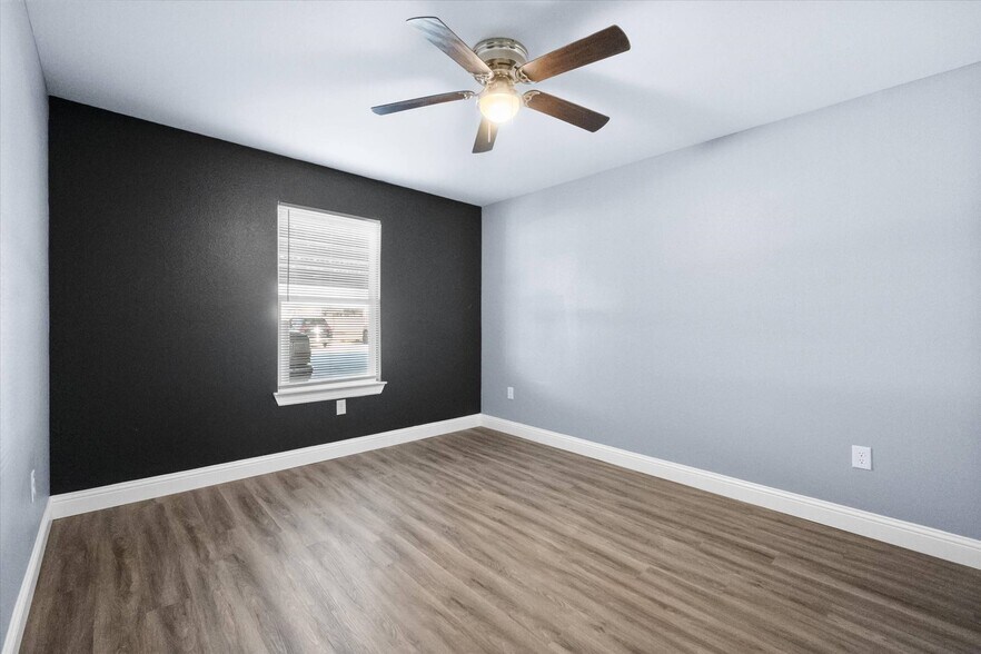 More Photos Of 8092 County Road 604, Alvarado Apartments For Sale