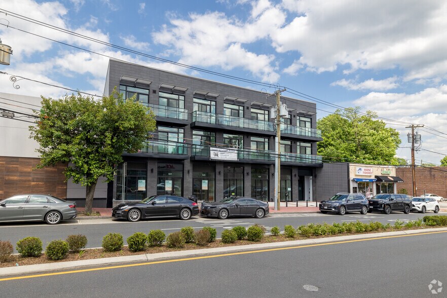 More Photos Of 523-531 Middle Neck Rd, Great Neck Apartments For Sale