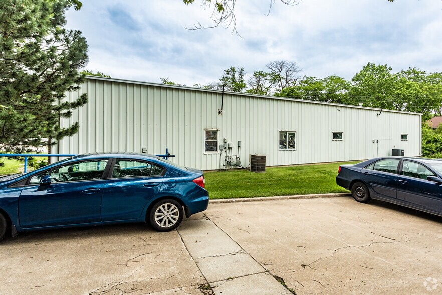 More Photos Of 2013 E Prairie Cir, Olathe Warehouse For Sale