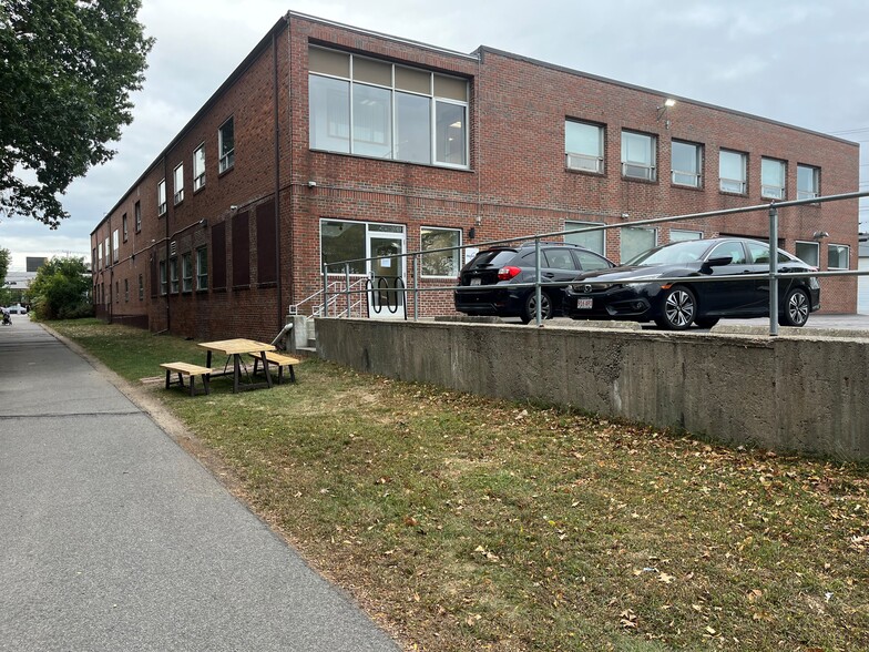 More Photos Of 200 Dexter Ave, Watertown Office For Lease