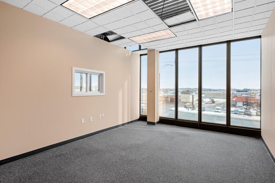 More Photos Of 2627 E Beltline Ave SE, Grand Rapids Medical For Lease