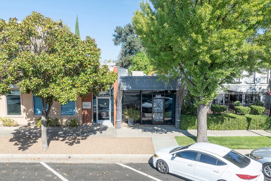 More Photos Of 928 15th St, Modesto Office For Lease