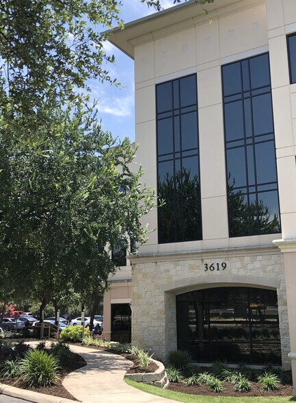 More Photos Of 3602 Paesanos Pky, San Antonio Unknown For Lease