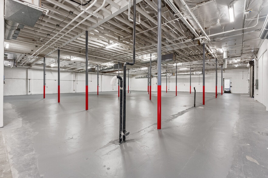 More Photos Of 3535 N Anza Rd, Palm Springs Warehouse For Lease