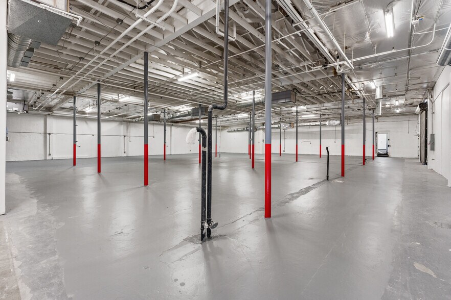 More Photos Of 3535 N Anza Rd, Palm Springs Warehouse For Lease