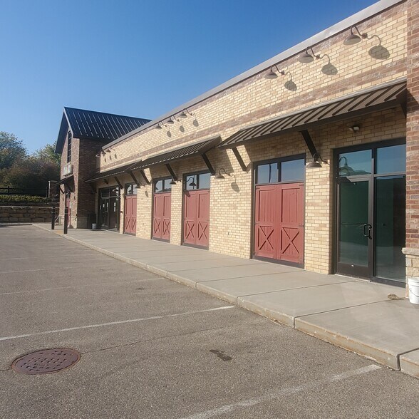 More Photos Of 1340 Water Wheel Dr, Waunakee Storefront Retail Office For Lease