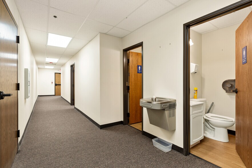 More Photos Of 26243 State Highway 51, Wagoner Medical For Sale