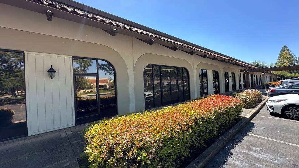 More Photos Of 1020 Serpentine Ln, Pleasanton Medical For Lease