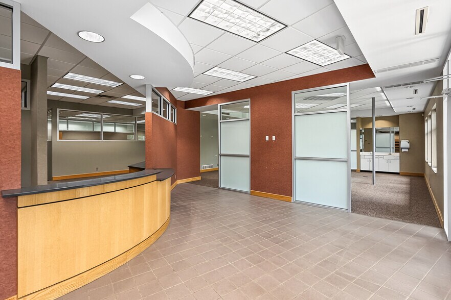More Photos Of 6105 NW 86th St, Johnston Medical For Sale