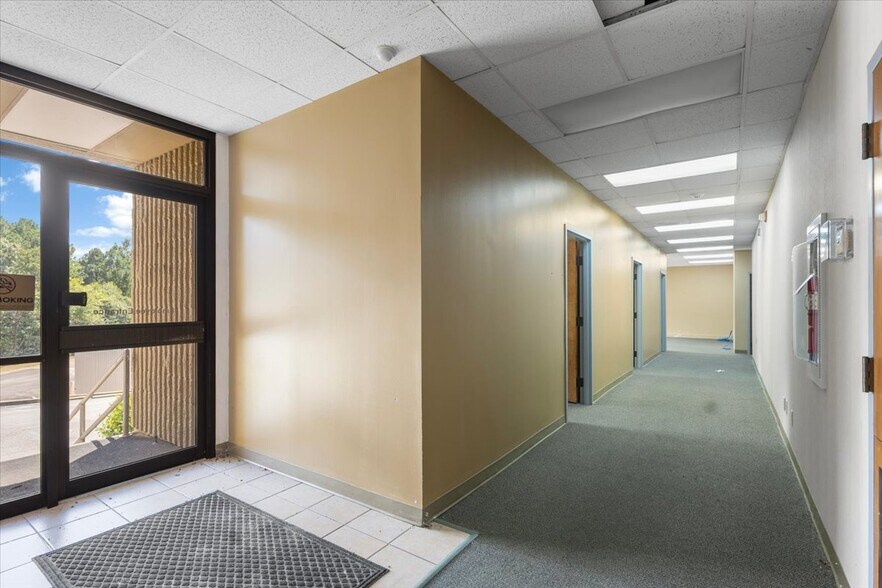 More Photos Of 9846 State Highway 31 E, Tyler Medical For Sale