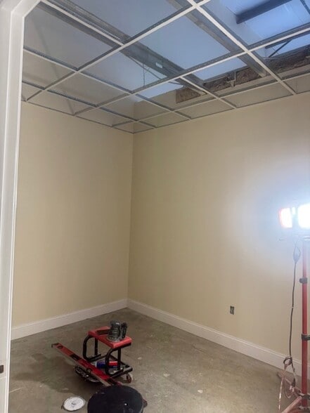 More Photos Of 6970 Jamesson Way, Midland Showroom For Lease