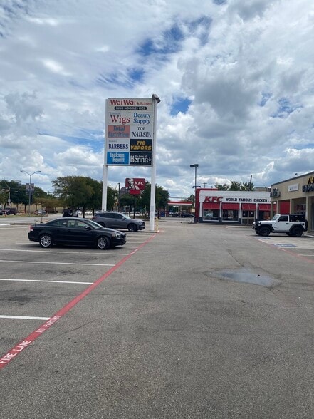 More Photos Of 4307-4321 Lemmon Ave, Dallas General Retail For Lease