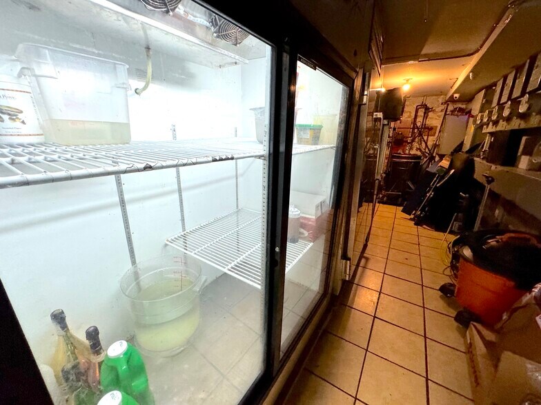 More Photos Of 128 Metropolitan Ave, Brooklyn Restaurant For Lease