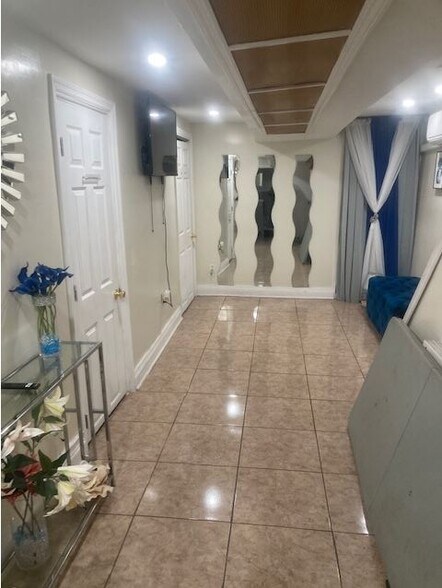 More Photos Of 887 Rutland Rd, Brooklyn General Retail For Lease