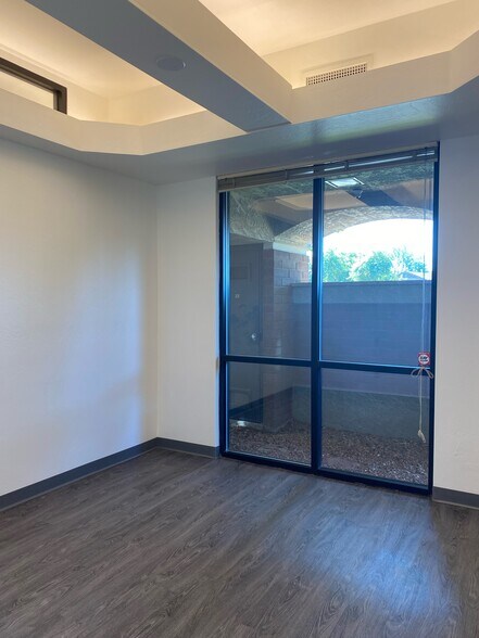 More Photos Of 5700 W Olive Ave, Glendale Medical For Lease