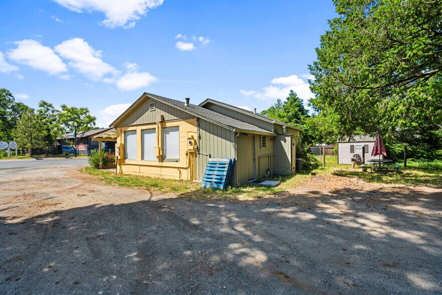 More Photos Of 21298 Calistoga rd, Middletown Storefront Retail Residential For Sale