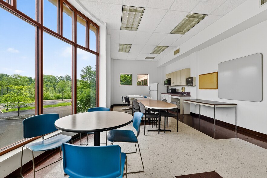 More Photos Of 1240 New Scotland Rd, Slingerlands Medical For Lease