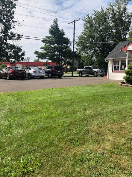 More Photos Of 1 Plumbridge Dr, Levittown Office Residential For Sale