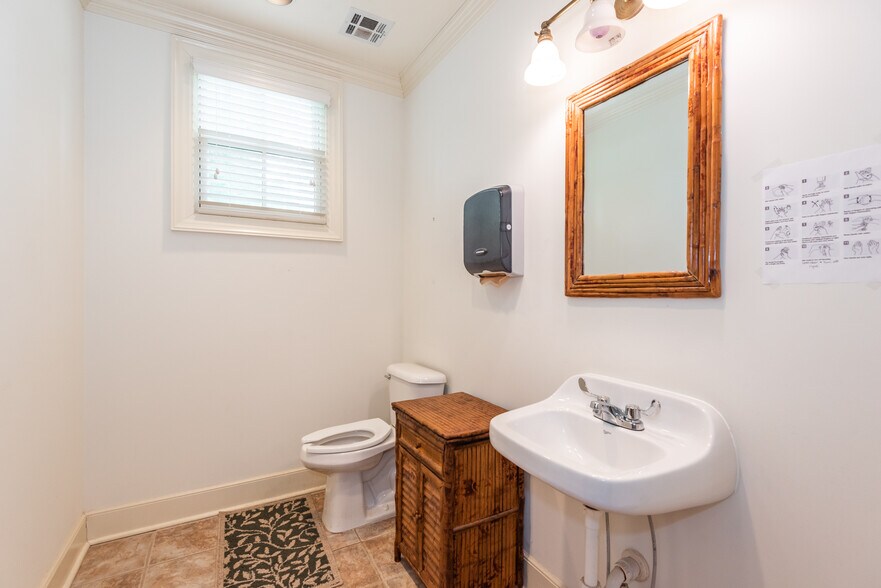 More Photos Of 987 Harris St, Tunica Office For Sale