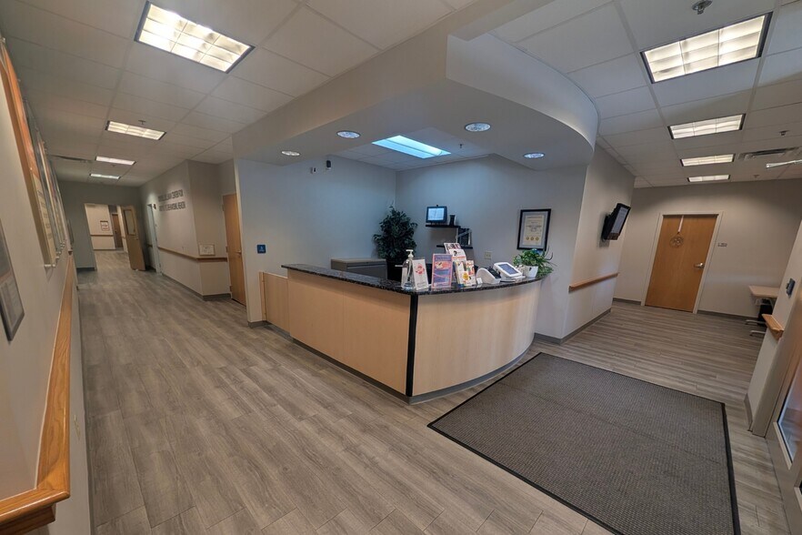 More Photos Of 5155 Pennwood Dr, Indianapolis Office For Sale