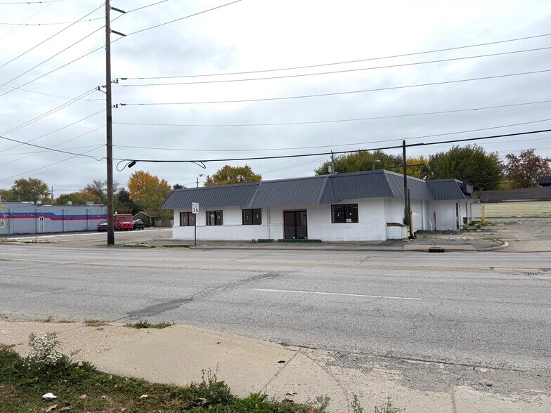 More Photos Of 3001 Shelby St, Indianapolis Freestanding For Sale