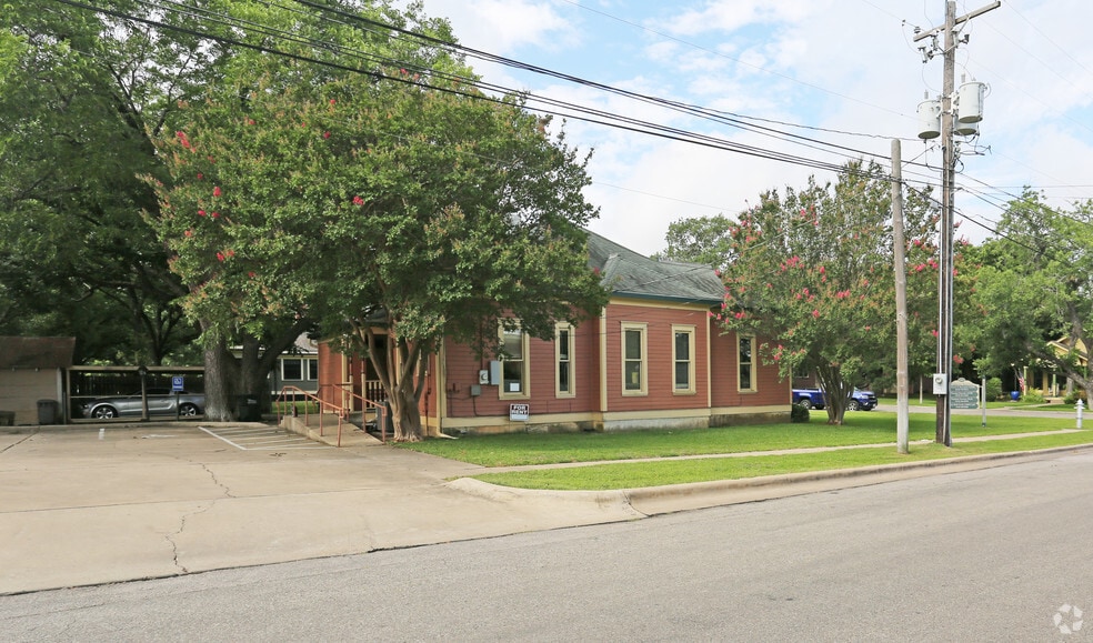 More Photos Of 903 Forest St, Georgetown Office For Sale