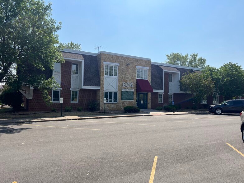 More Photos Of 606 Roosevelt Rd, Saint Cloud Office For Lease