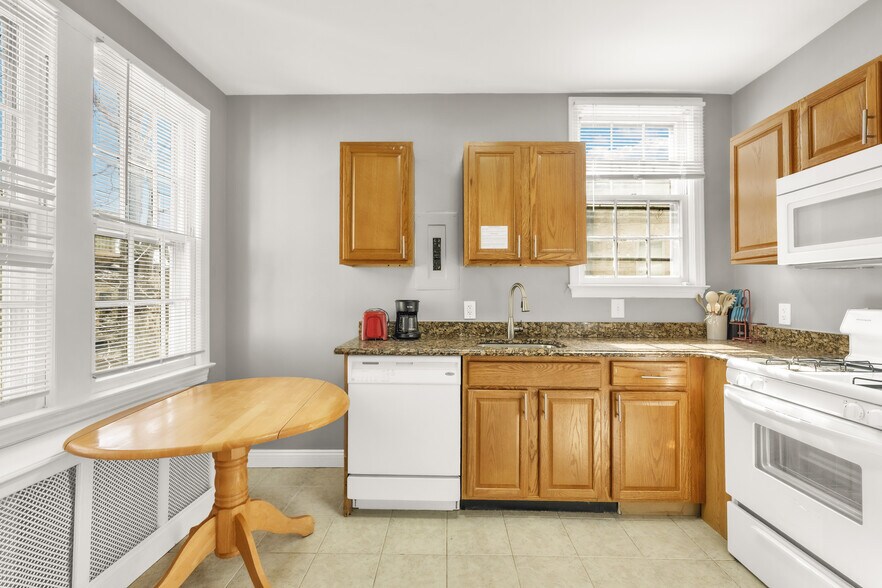 More Photos Of 323 Maryland Ave NE, Washington Apartments For Sale