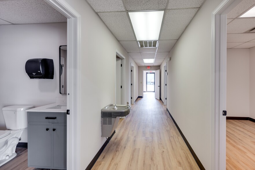 More Photos Of 2703 Grandview Ave, Nashville Office For Sale