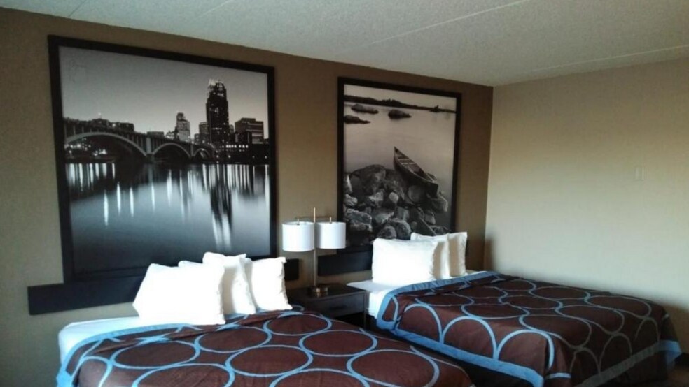 More Photos Of 340 County Road 21 S, Glenwood Hotel For Sale
