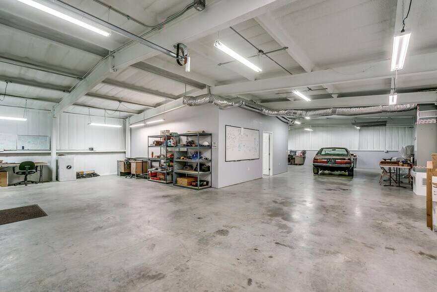 More Photos Of 13300 Cleburne Hwy, Cresson Industrial For Sale