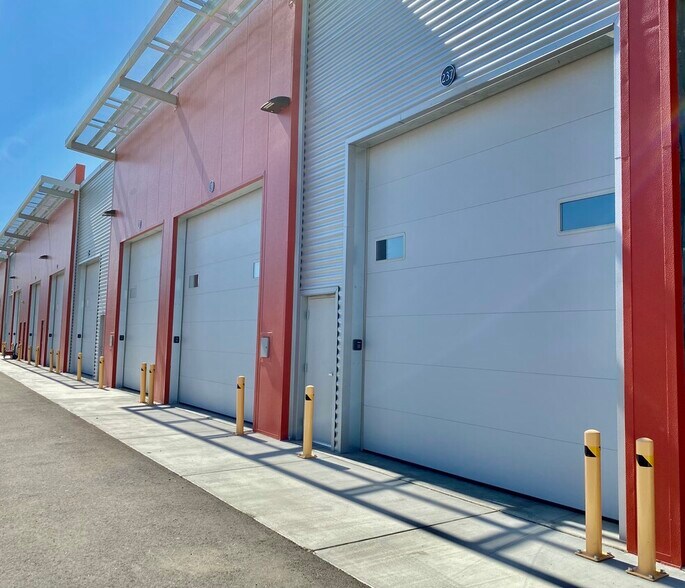 More Photos Of 73660 Dinah Shore Dr, Palm Desert Self Storage For Sale