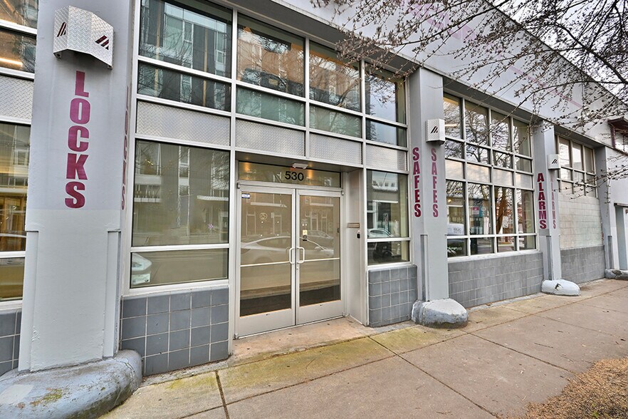 More Photos Of 530 NE Couch St, Portland Light Manufacturing For Lease