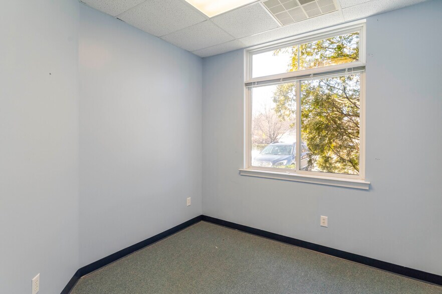 More Photos Of 1410 Incarnation Dr, Charlottesville Medical For Sale