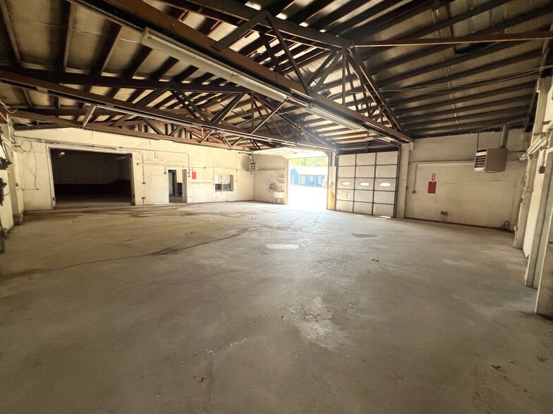 More Photos Of 5304 N Main St, Acworth Auto Repair For Sale