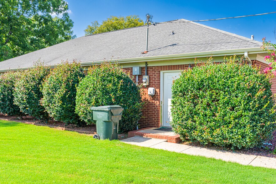 More Photos Of 970 Highway 20, Tuscumbia Office For Lease