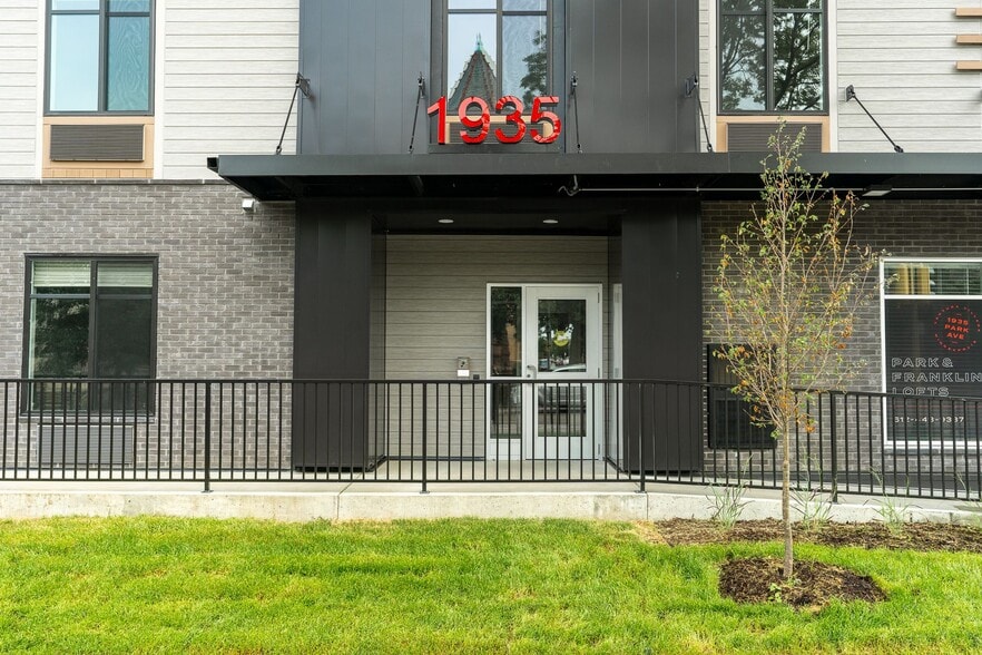 More Photos Of 1935 Park Ave, Minneapolis Apartments For Sale